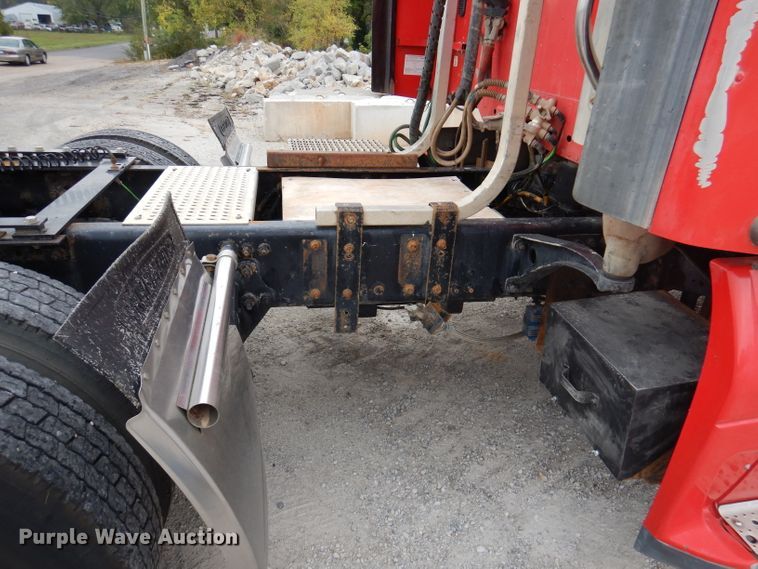 image for item DY9548 2007 Freightliner Century Class  semi truck