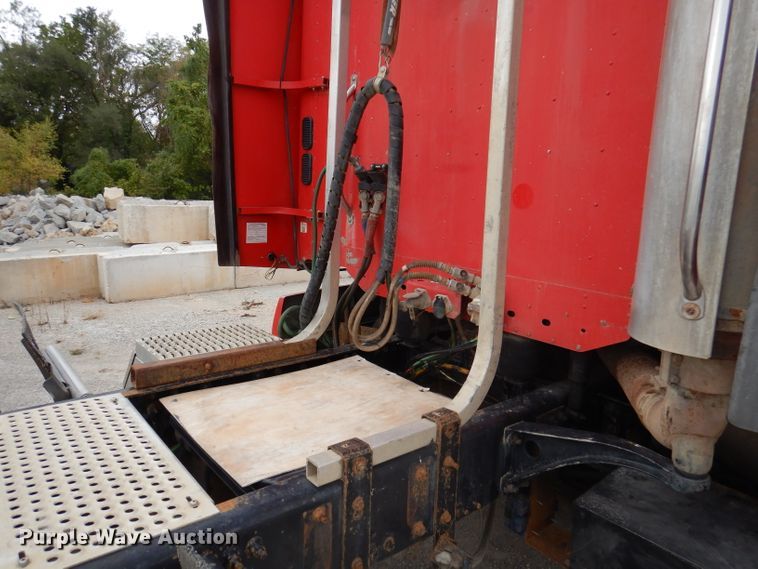 image for item DY9548 2007 Freightliner Century Class  semi truck