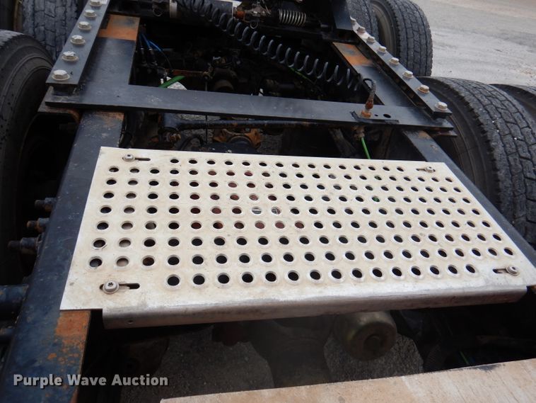 image for item DY9548 2007 Freightliner Century Class  semi truck