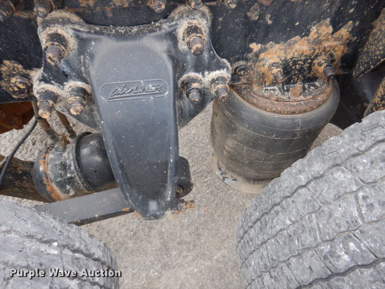 image for item DY9548 2007 Freightliner Century Class  semi truck