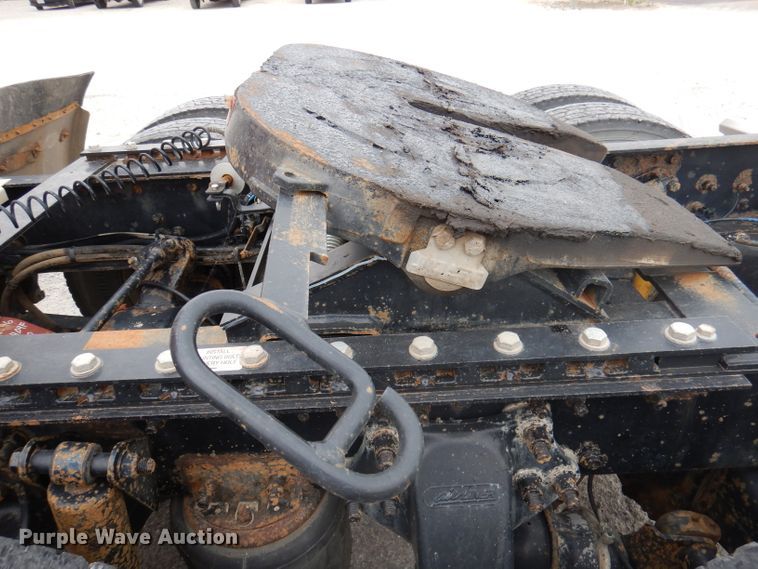 image for item DY9548 2007 Freightliner Century Class  semi truck