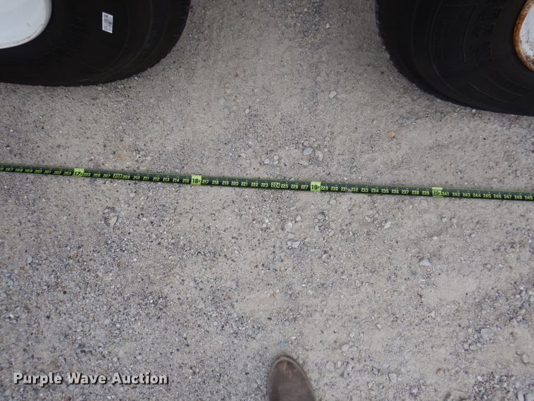 image for item DY9548 2007 Freightliner Century Class  semi truck