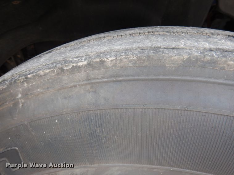 image for item DY9548 2007 Freightliner Century Class  semi truck