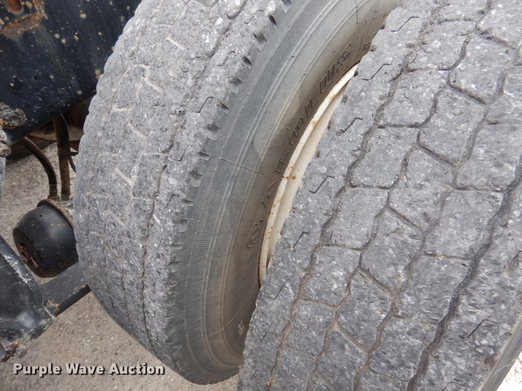 image for item DY9548 2007 Freightliner Century Class  semi truck