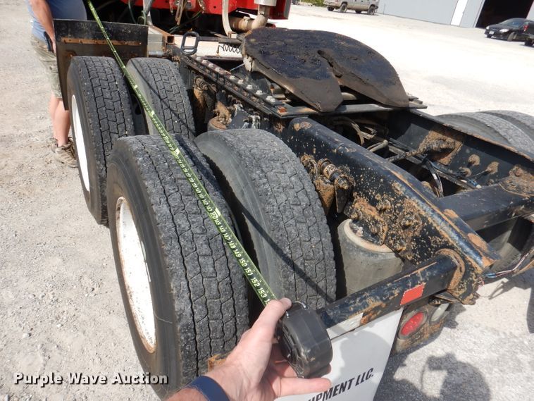 image for item DY9548 2007 Freightliner Century Class  semi truck