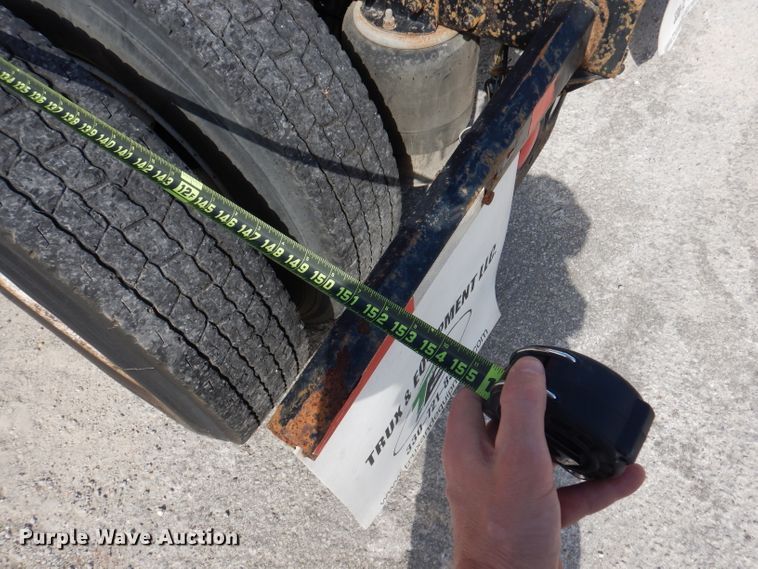 image for item DY9548 2007 Freightliner Century Class  semi truck