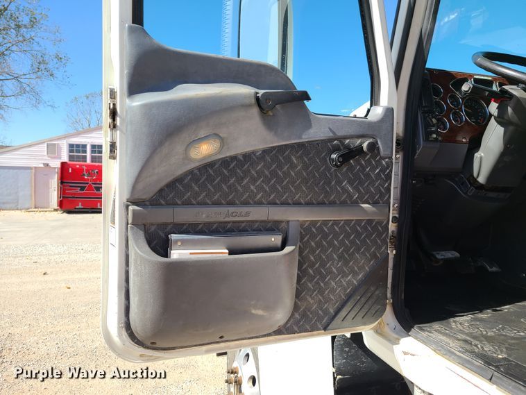 image for item EL9505 2010 Mack CHU semi truck