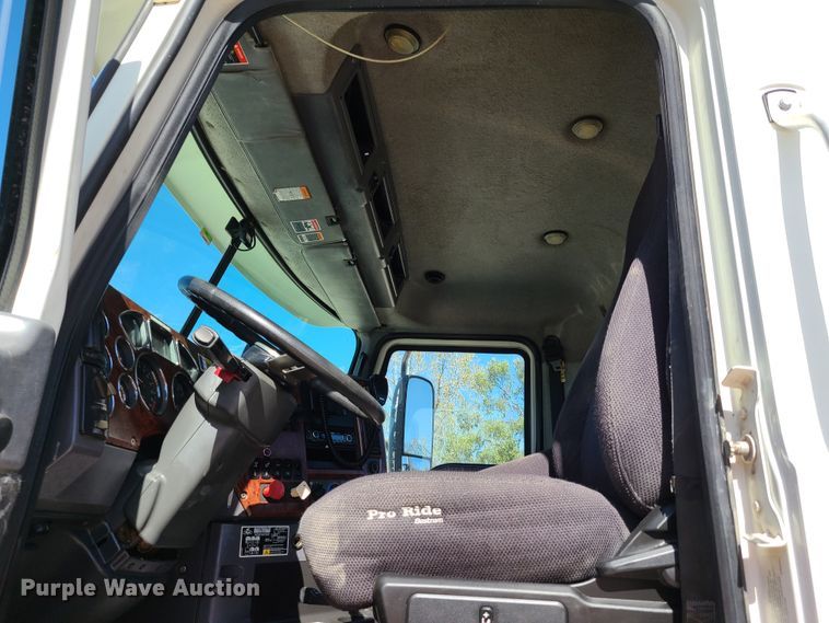 image for item EL9505 2010 Mack CHU semi truck