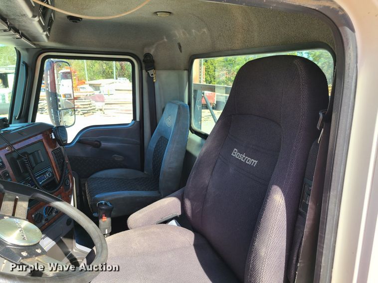 image for item EL9505 2010 Mack CHU semi truck