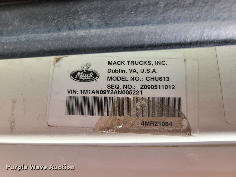 image for item EL9505 2010 Mack CHU semi truck