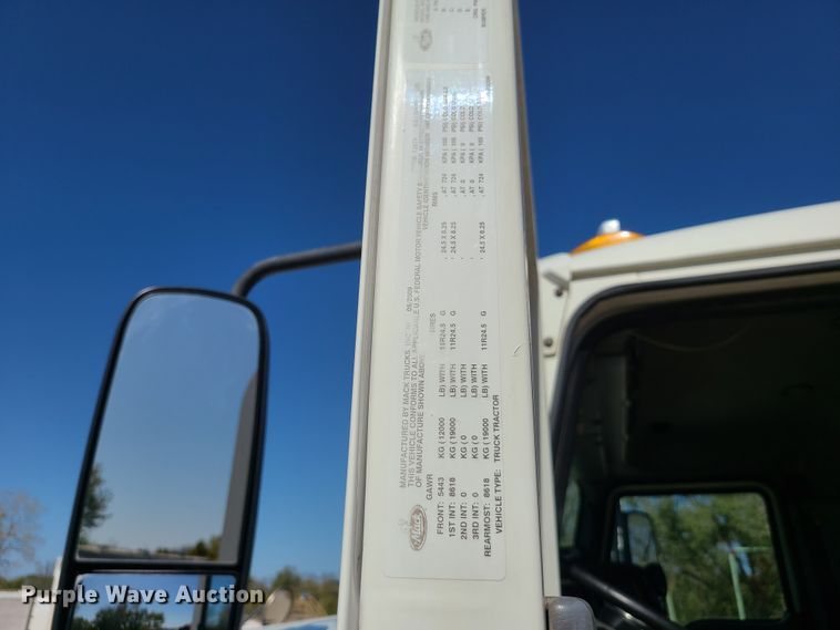 image for item EL9505 2010 Mack CHU semi truck