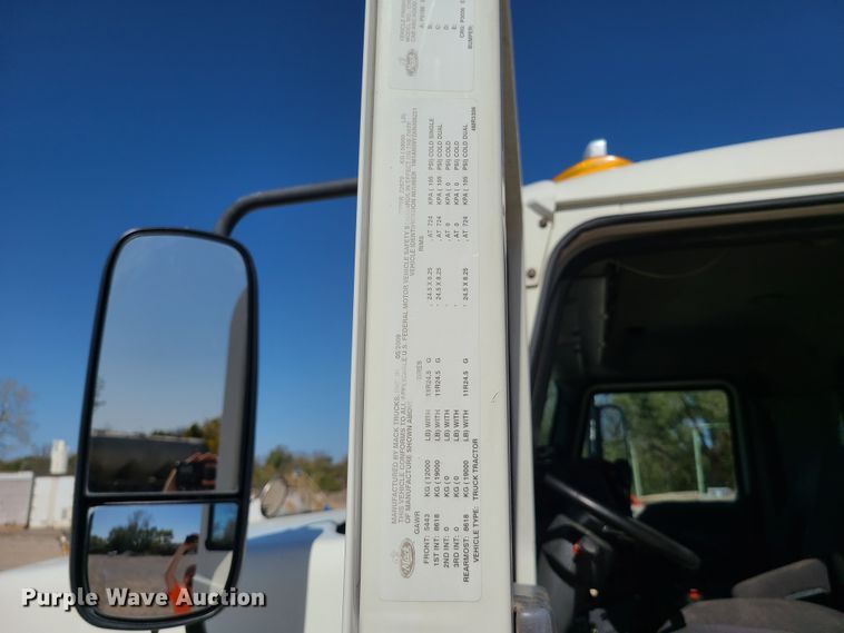 image for item EL9505 2010 Mack CHU semi truck