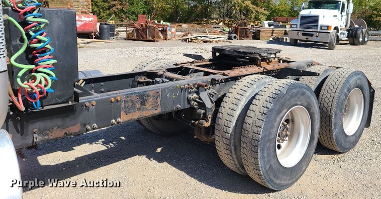 image for item EL9505 2010 Mack CHU semi truck