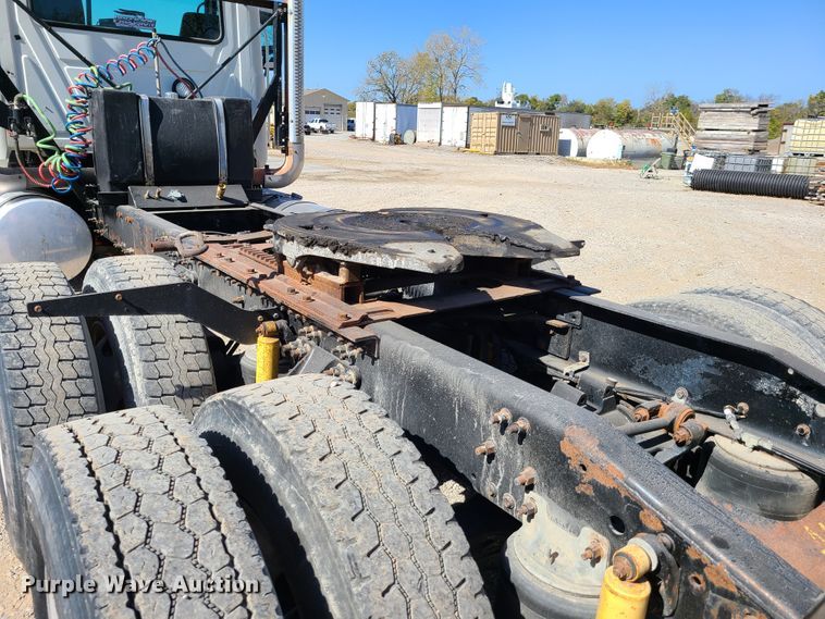 image for item EL9505 2010 Mack CHU semi truck