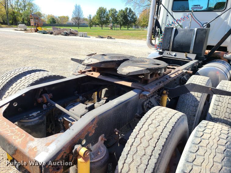 image for item EL9505 2010 Mack CHU semi truck