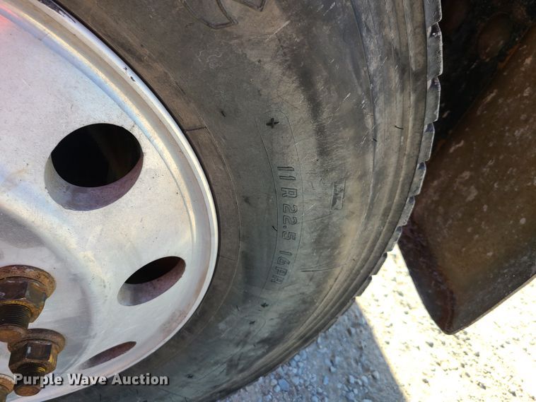 image for item EL9505 2010 Mack CHU semi truck