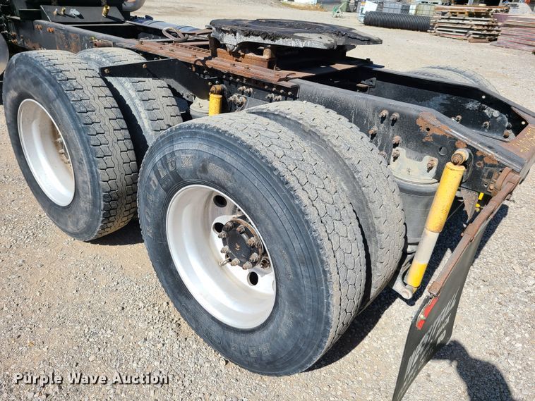 image for item EL9505 2010 Mack CHU semi truck