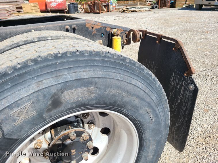 image for item EL9505 2010 Mack CHU semi truck