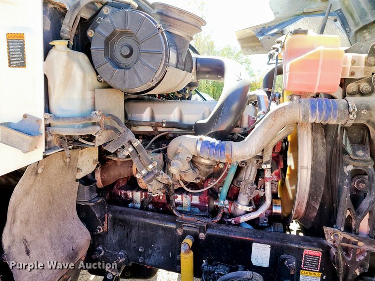 image for item EL9505 2010 Mack CHU semi truck