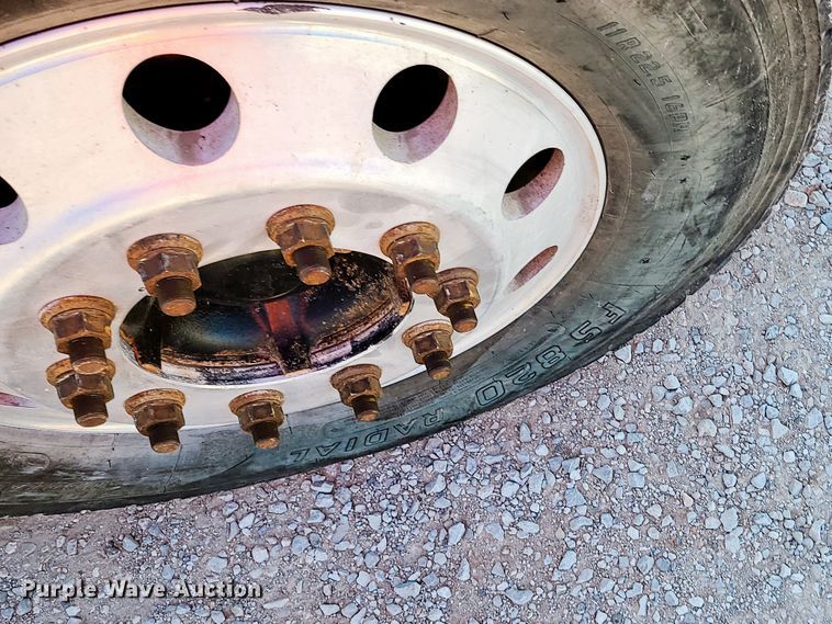 image for item EL9505 2010 Mack CHU semi truck