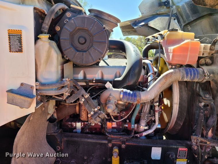 image for item EL9505 2010 Mack CHU semi truck