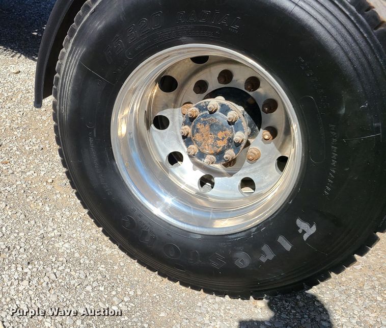 image for item EL9506 2010 Mack CHU  semi truck