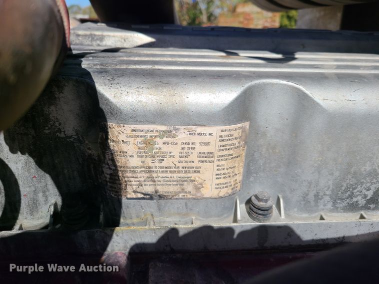 image for item EL9506 2010 Mack CHU  semi truck