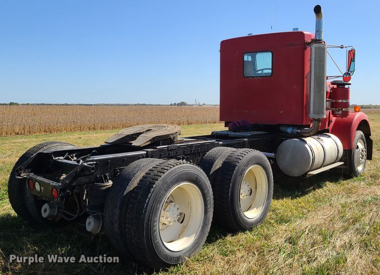 image for item EL9510 1986 Kenworth W900  semi truck