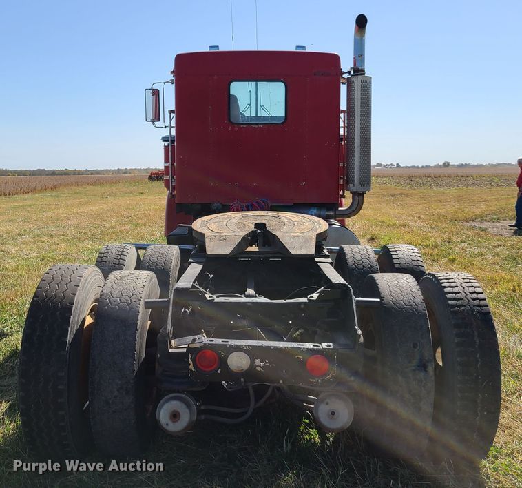 image for item EL9510 1986 Kenworth W900  semi truck