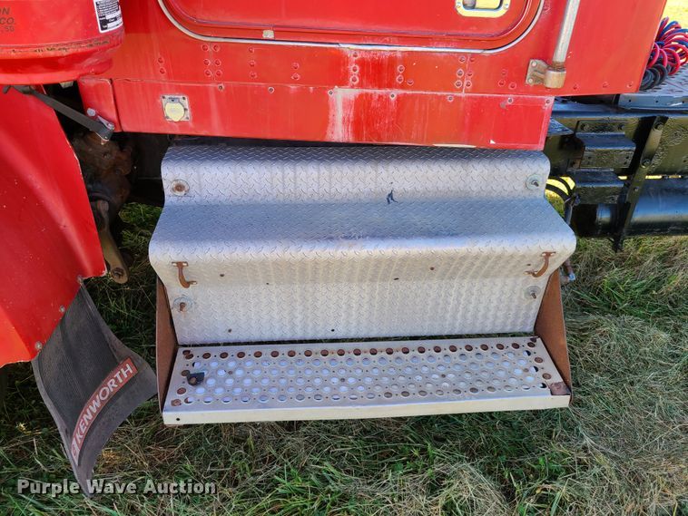 image for item EL9510 1986 Kenworth W900  semi truck