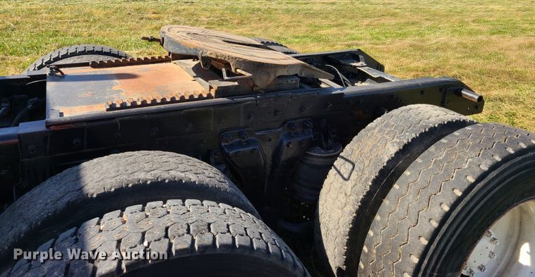 image for item EL9510 1986 Kenworth W900  semi truck