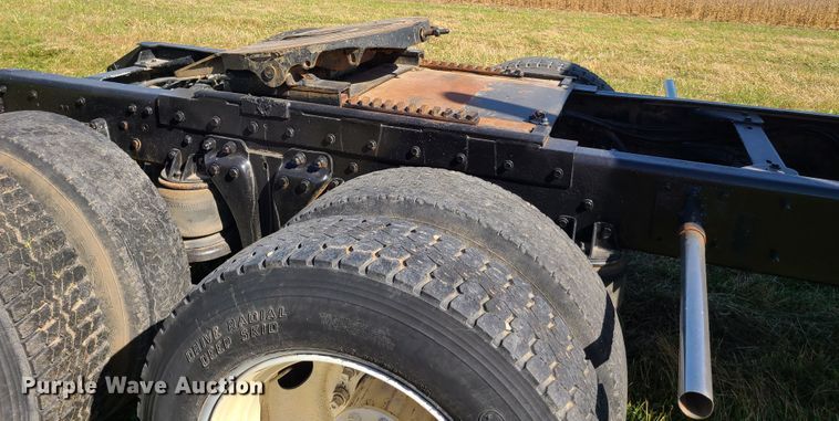 image for item EL9510 1986 Kenworth W900  semi truck