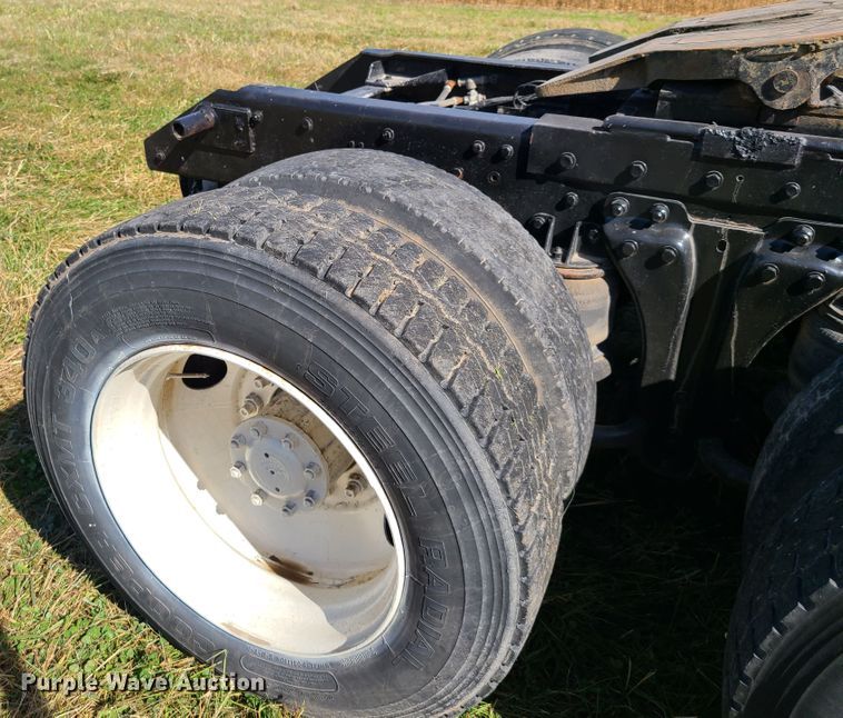 image for item EL9510 1986 Kenworth W900  semi truck