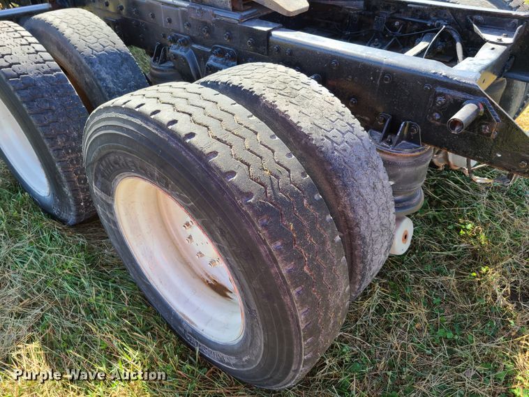 image for item EL9510 1986 Kenworth W900  semi truck