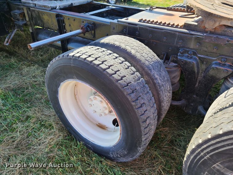 image for item EL9510 1986 Kenworth W900  semi truck