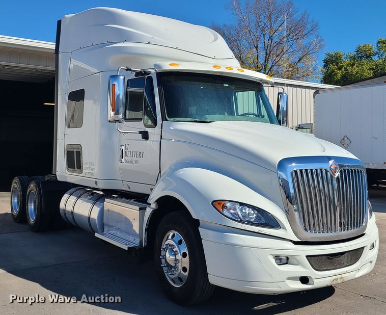 image for item EL9522 2014 International ProStar  semi truck