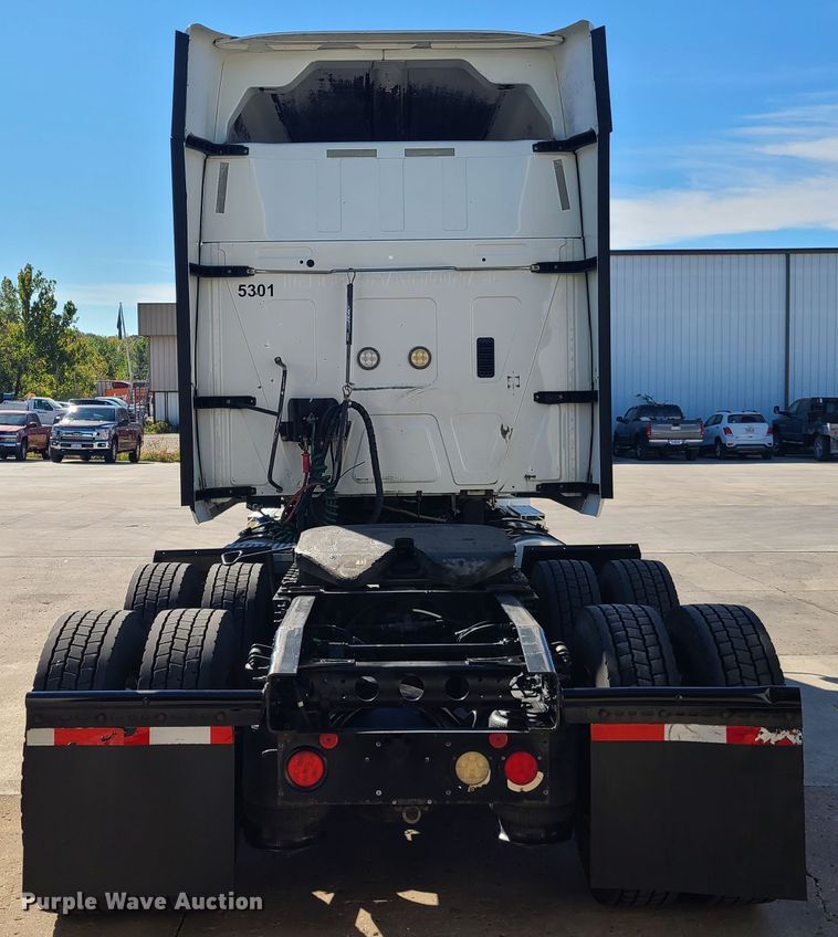 image for item EL9522 2014 International ProStar  semi truck