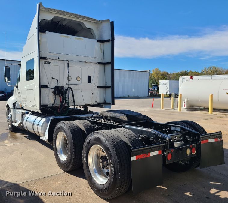 image for item EL9522 2014 International ProStar  semi truck