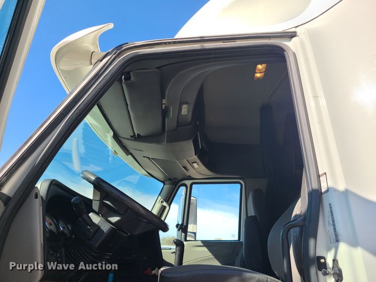 image for item EL9522 2014 International ProStar  semi truck