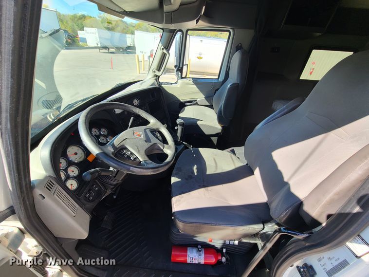 image for item EL9522 2014 International ProStar  semi truck