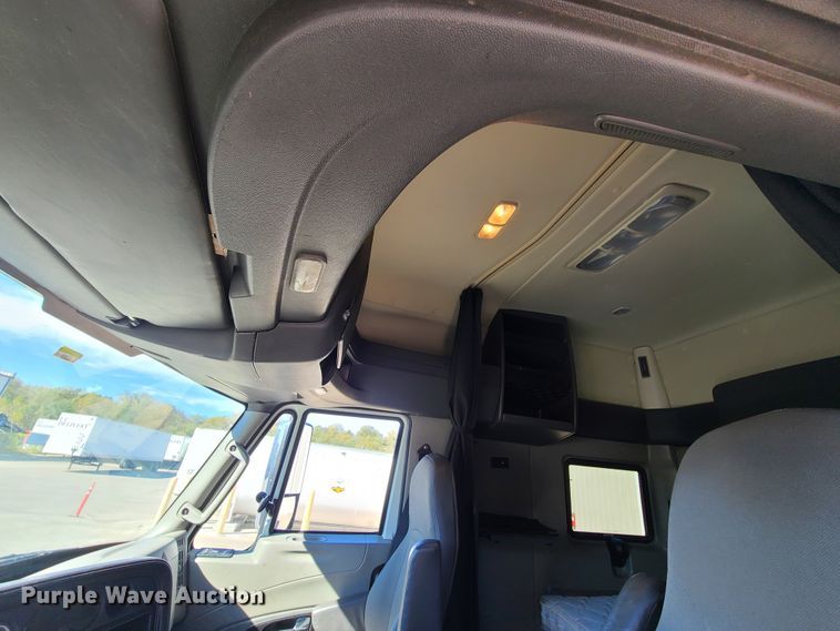 image for item EL9522 2014 International ProStar  semi truck