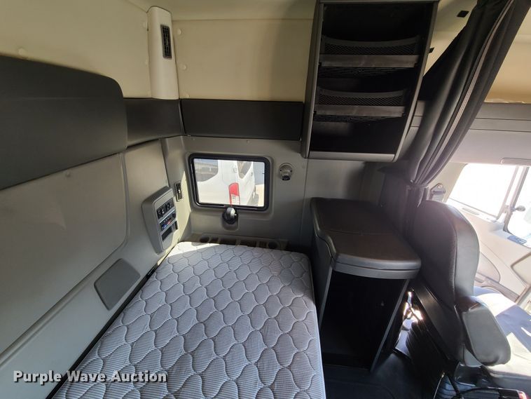 image for item EL9522 2014 International ProStar  semi truck