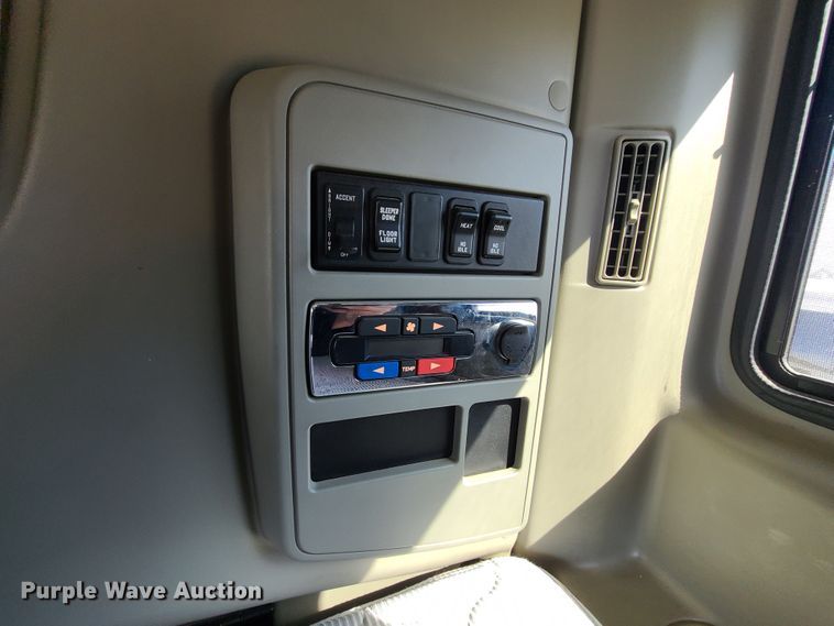 image for item EL9522 2014 International ProStar  semi truck