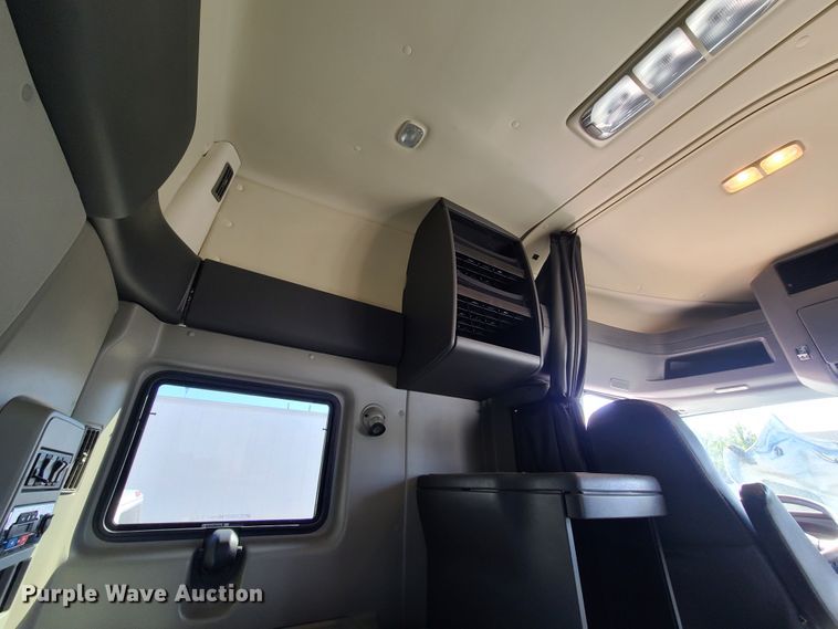 image for item EL9522 2014 International ProStar  semi truck