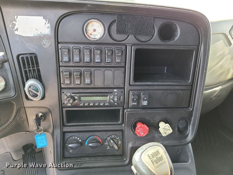 image for item EL9522 2014 International ProStar  semi truck