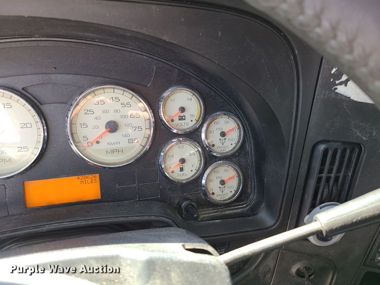 image for item EL9522 2014 International ProStar  semi truck