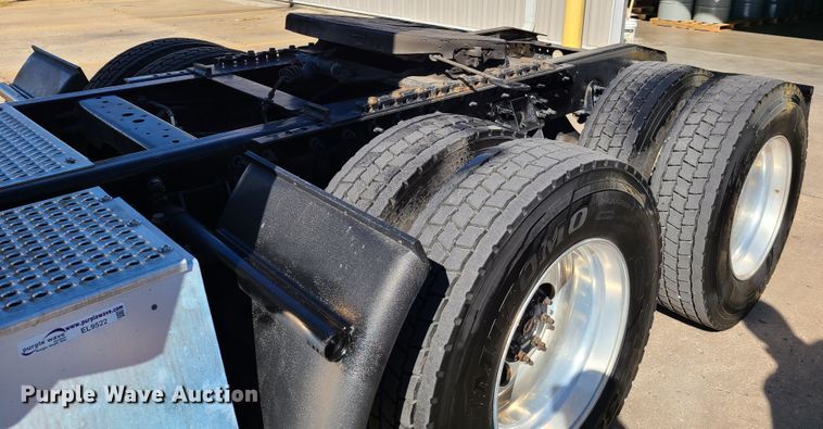 image for item EL9522 2014 International ProStar  semi truck