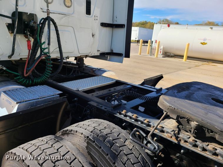 image for item EL9522 2014 International ProStar  semi truck