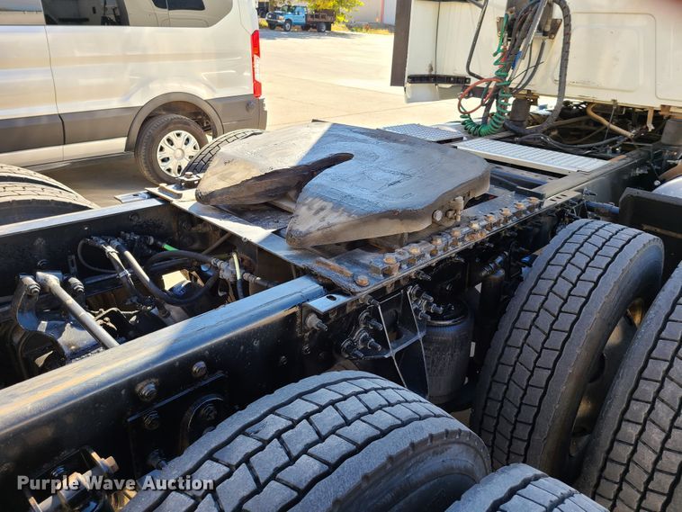 image for item EL9522 2014 International ProStar  semi truck