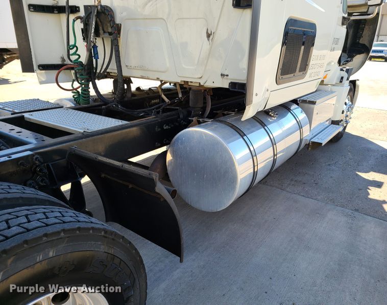 image for item EL9522 2014 International ProStar  semi truck